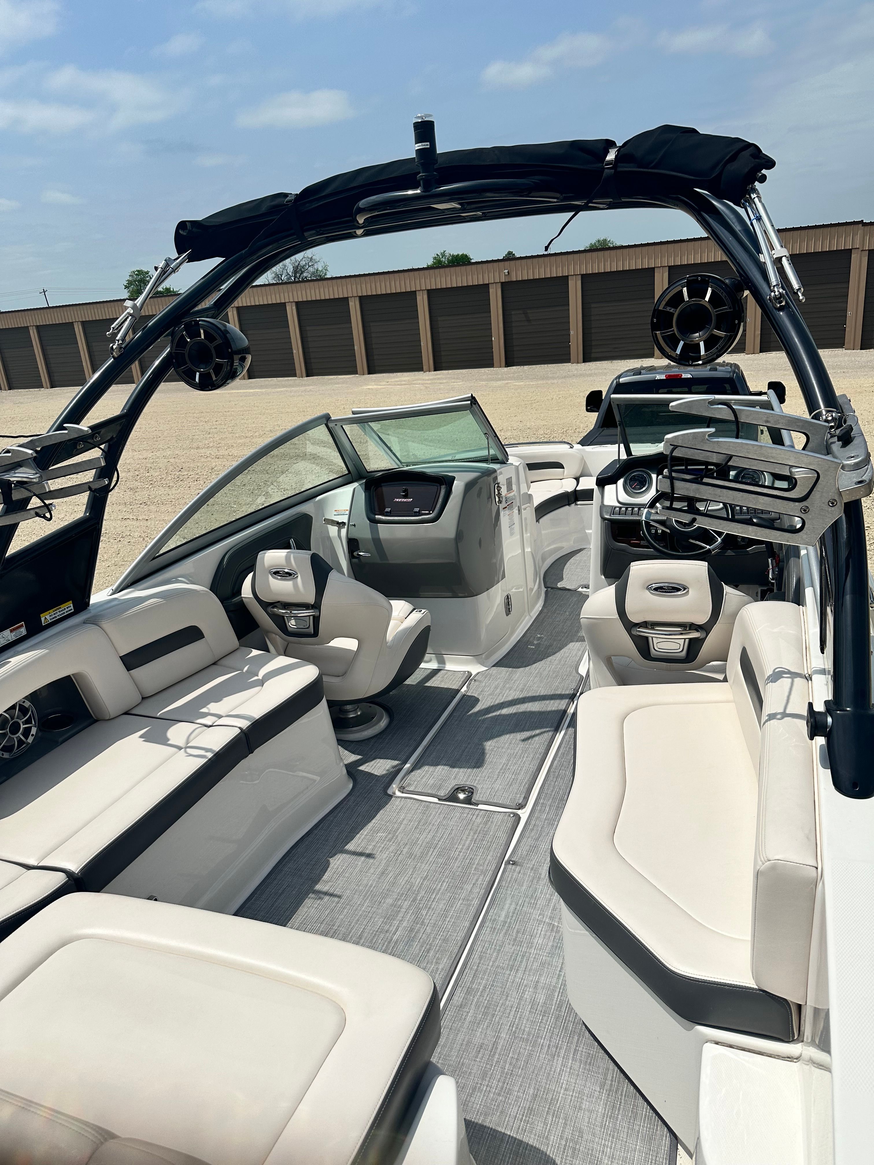 2017 Chaparral Extreme 264 Surf - 9