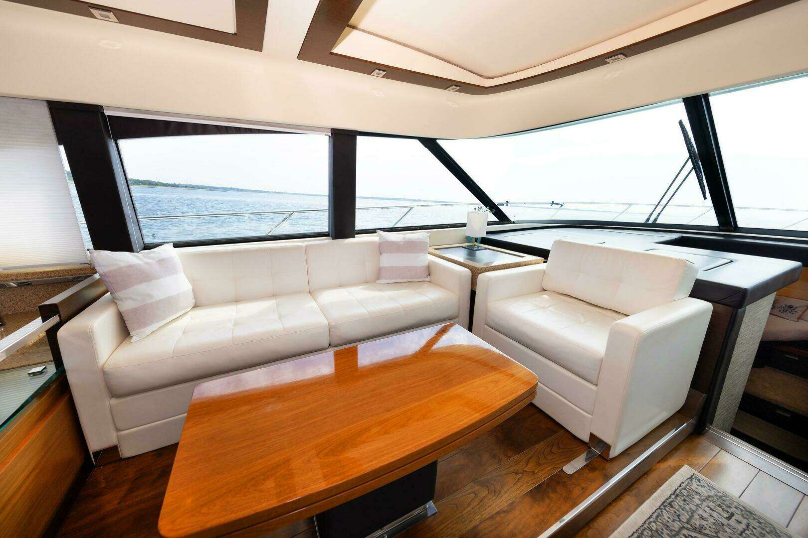 2014 Tiara Yachts 5000 Express - Image 20