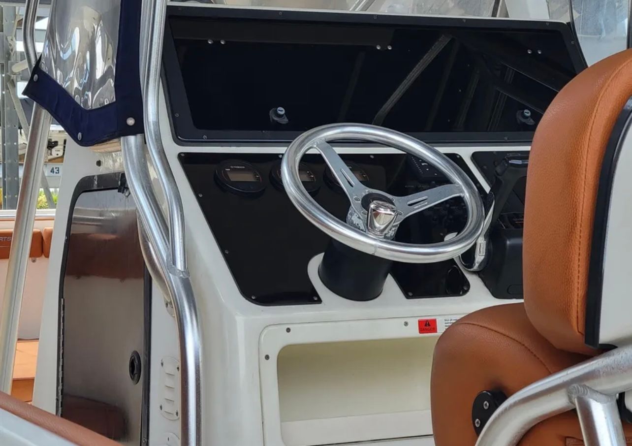 2002 Hydra-Sports 2796 - 11