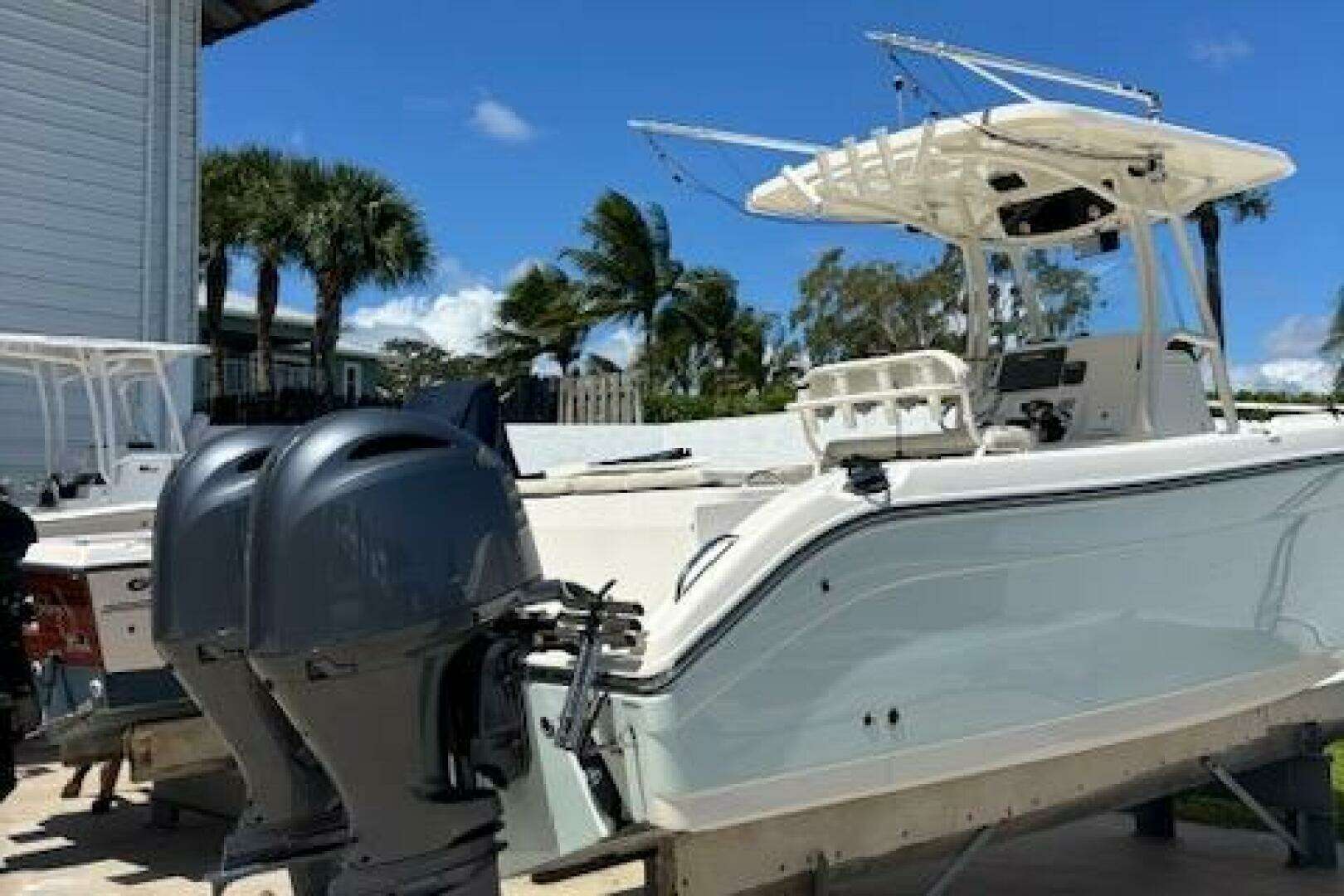2018 Century 2600 Center Console - Image 21