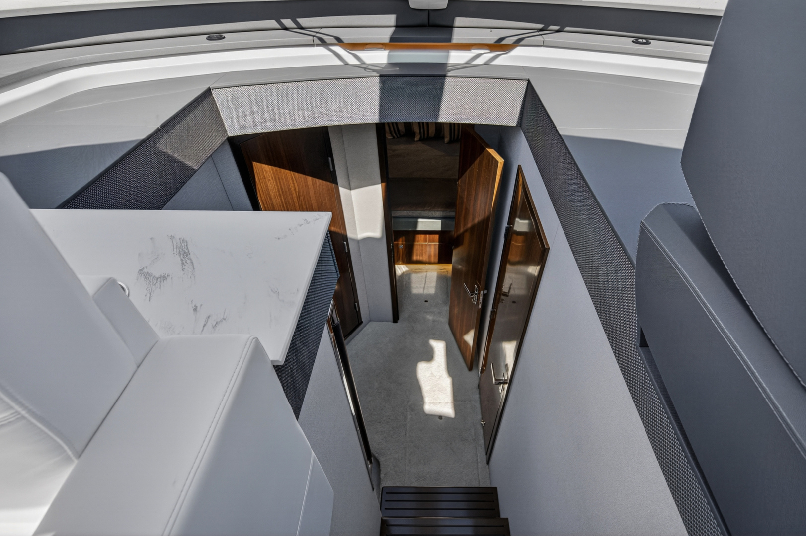 2023 Cruisers Yachts 50 CANTIUS - Image 59