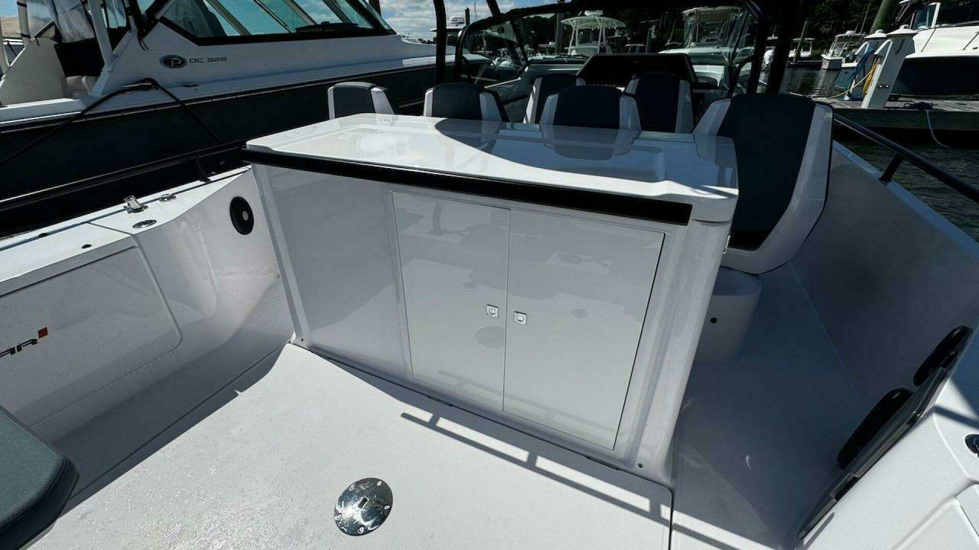 2022 Axopar 28 T-Top - Image 18