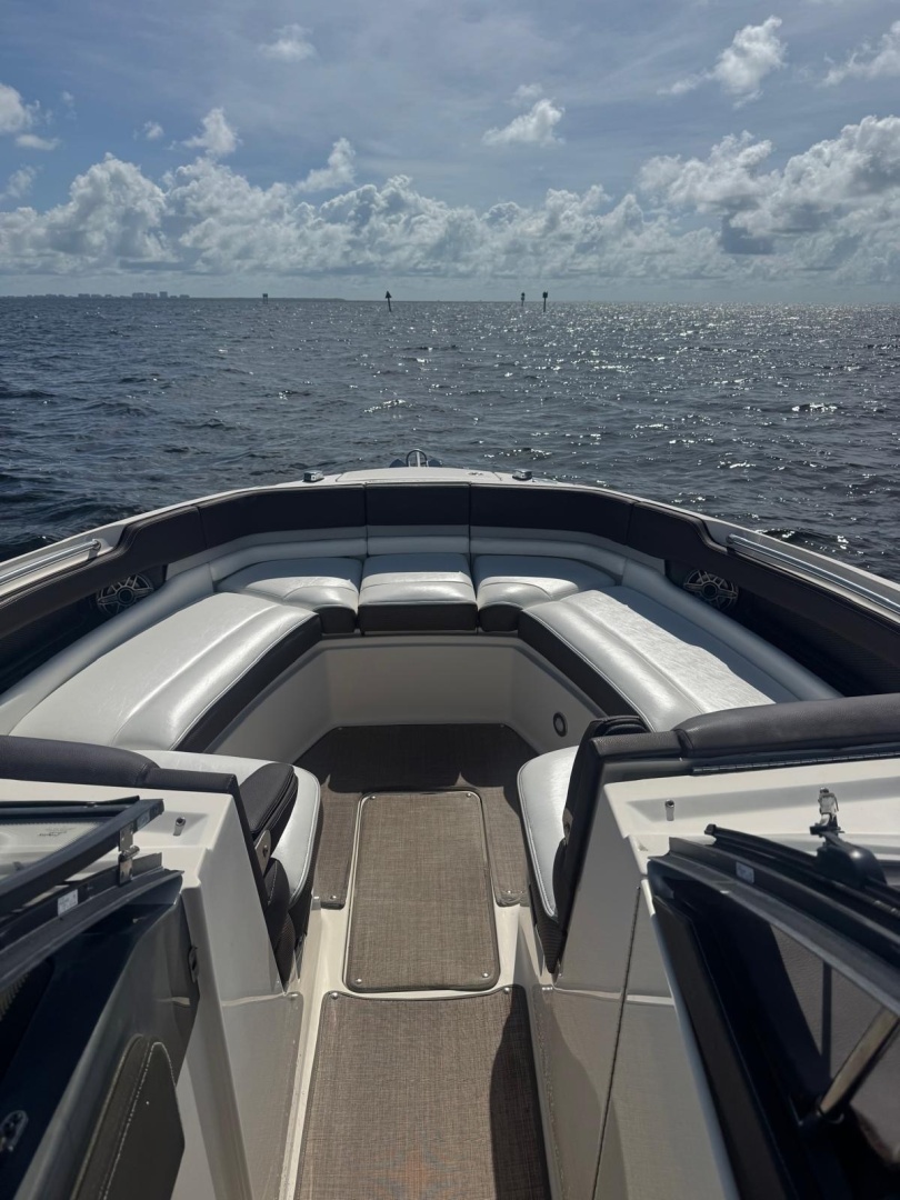 2017 Sea Ray — - Image 21