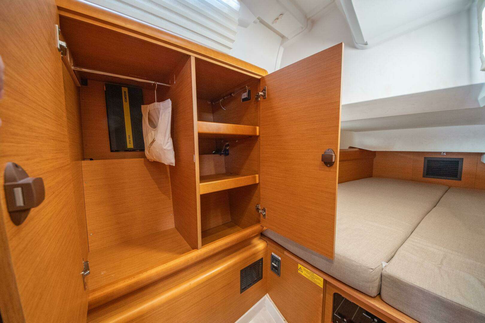 2016 Jeanneau 439 - Image 68
