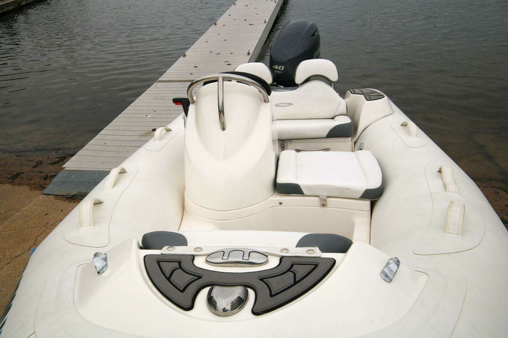 2022 Zodiac Yachtline 360 DL NEO - Image 3