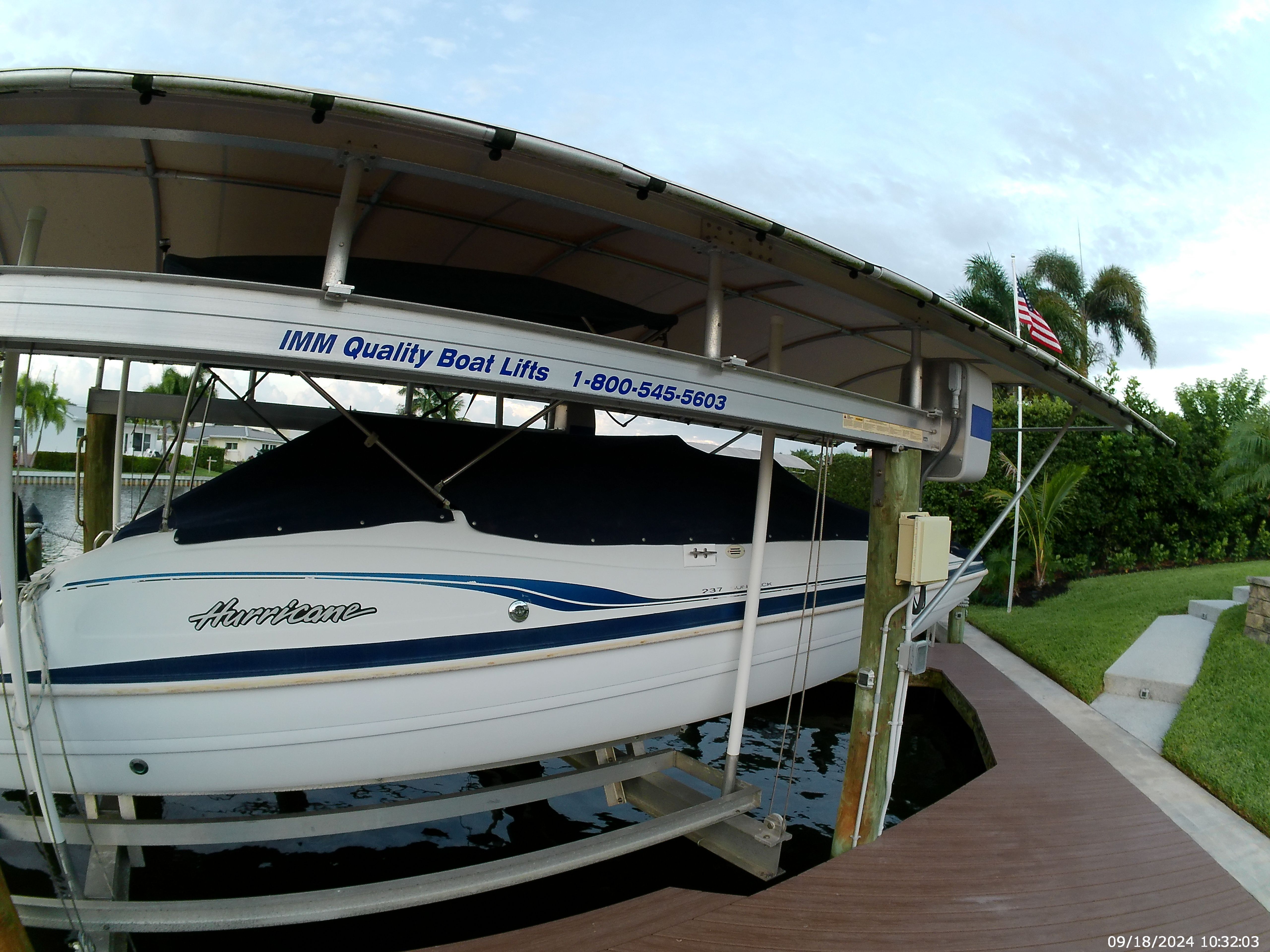 2000 Godfrey / Hurricane Sundeck 237 I/O - 72