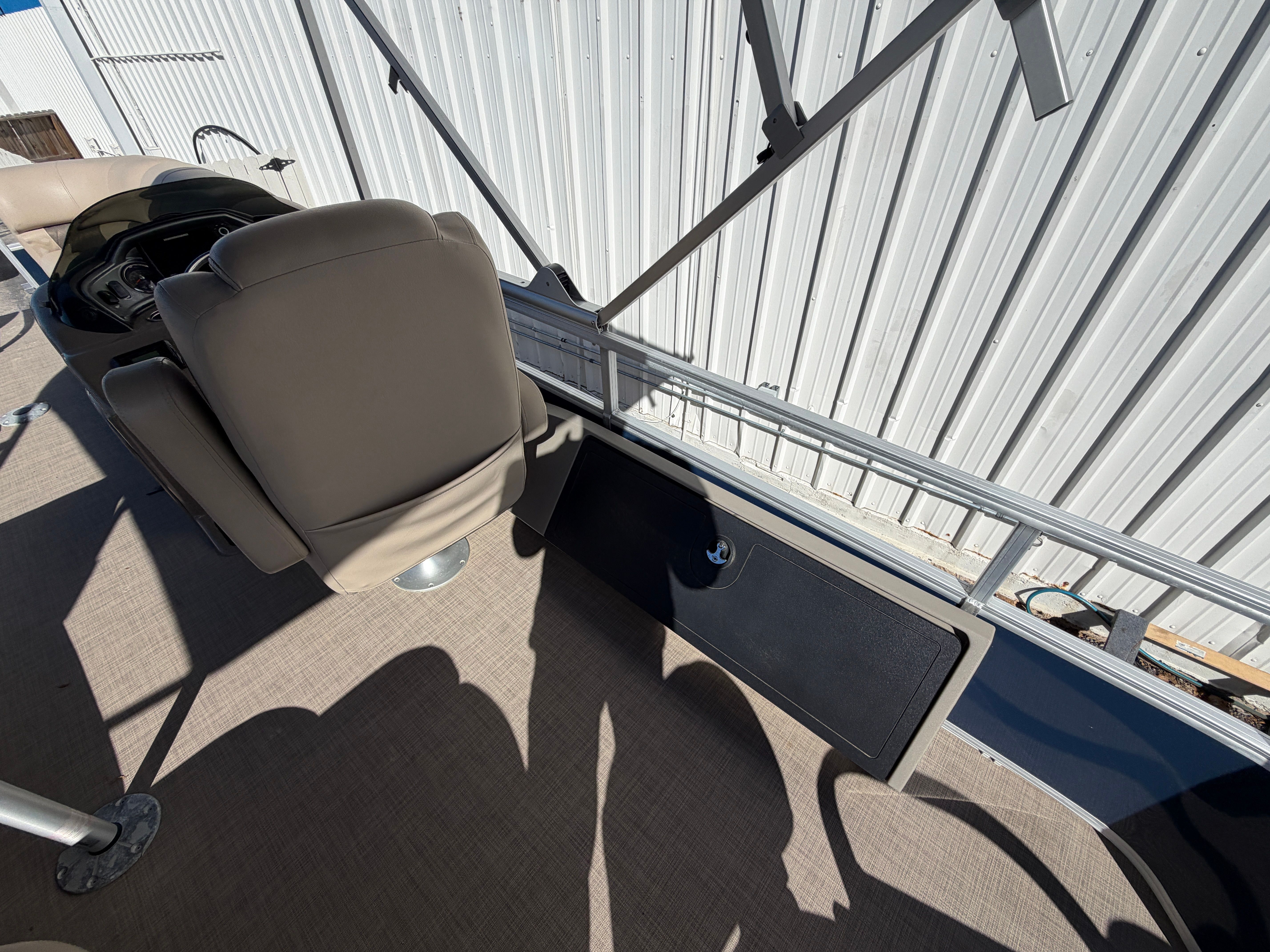 2022 SUN TRACKER SPORTFISH 22 DLX - Image 18