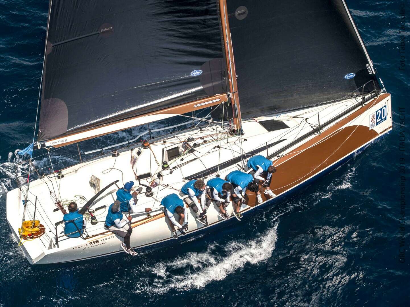2026 Italia Yachts 9.98 - Image 34