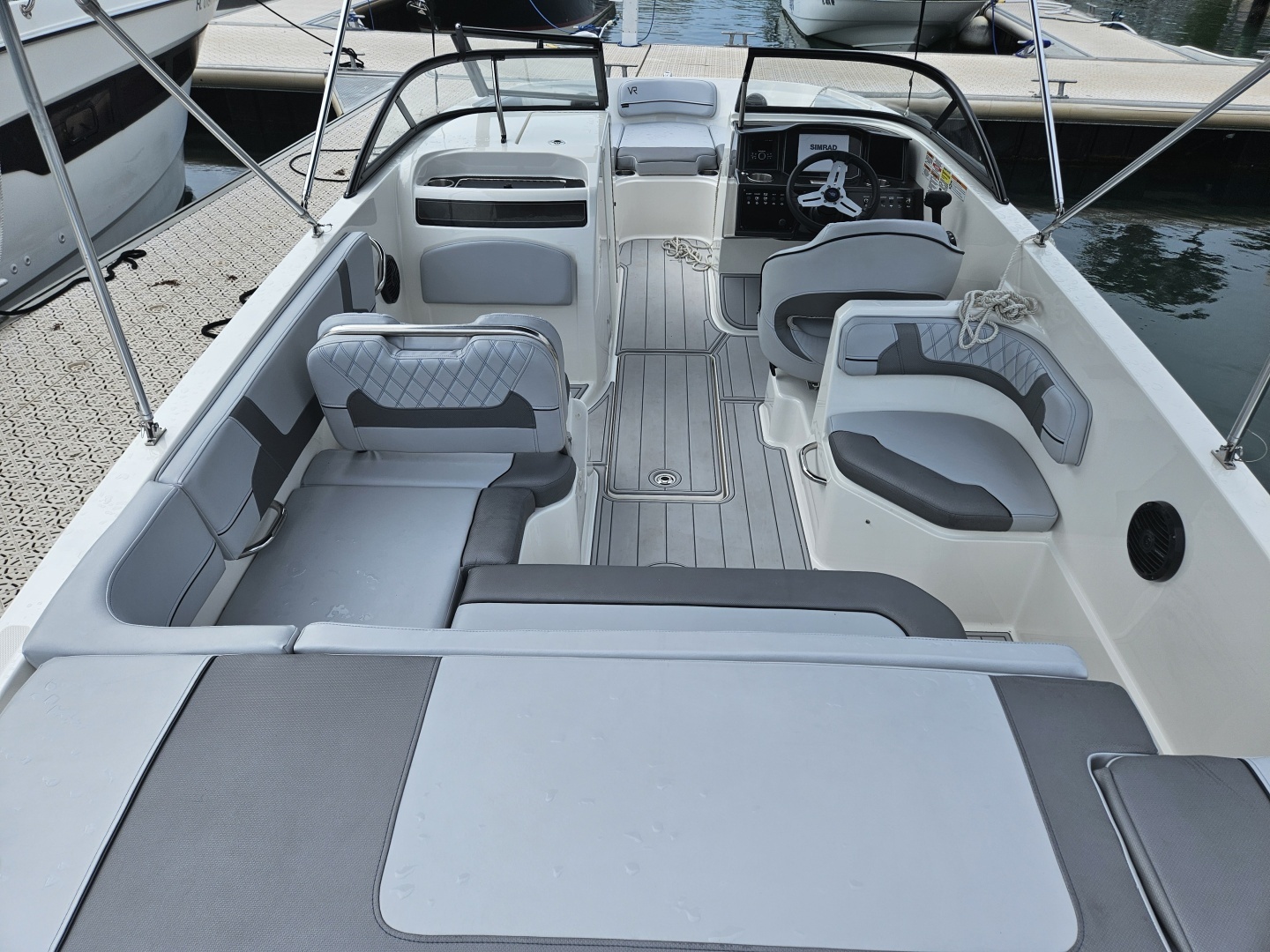 2024 Bayliner VR6 Bowrider OB - Image 6