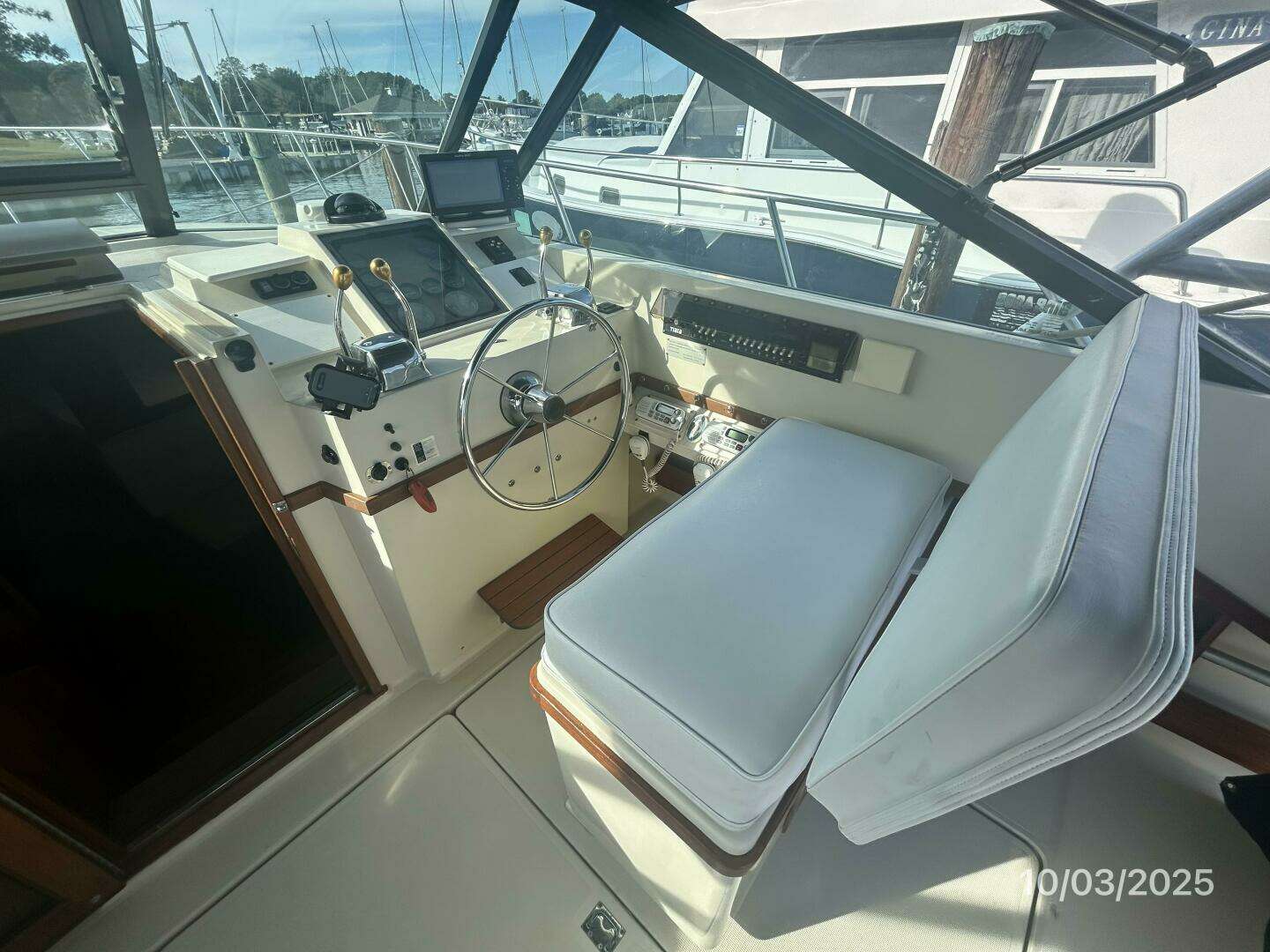 1985 Pursuit 3100 Open - Image 24