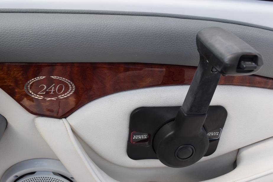 Cobalt 240 boat interior detail with Volvo Penta throttle, 2006 model.