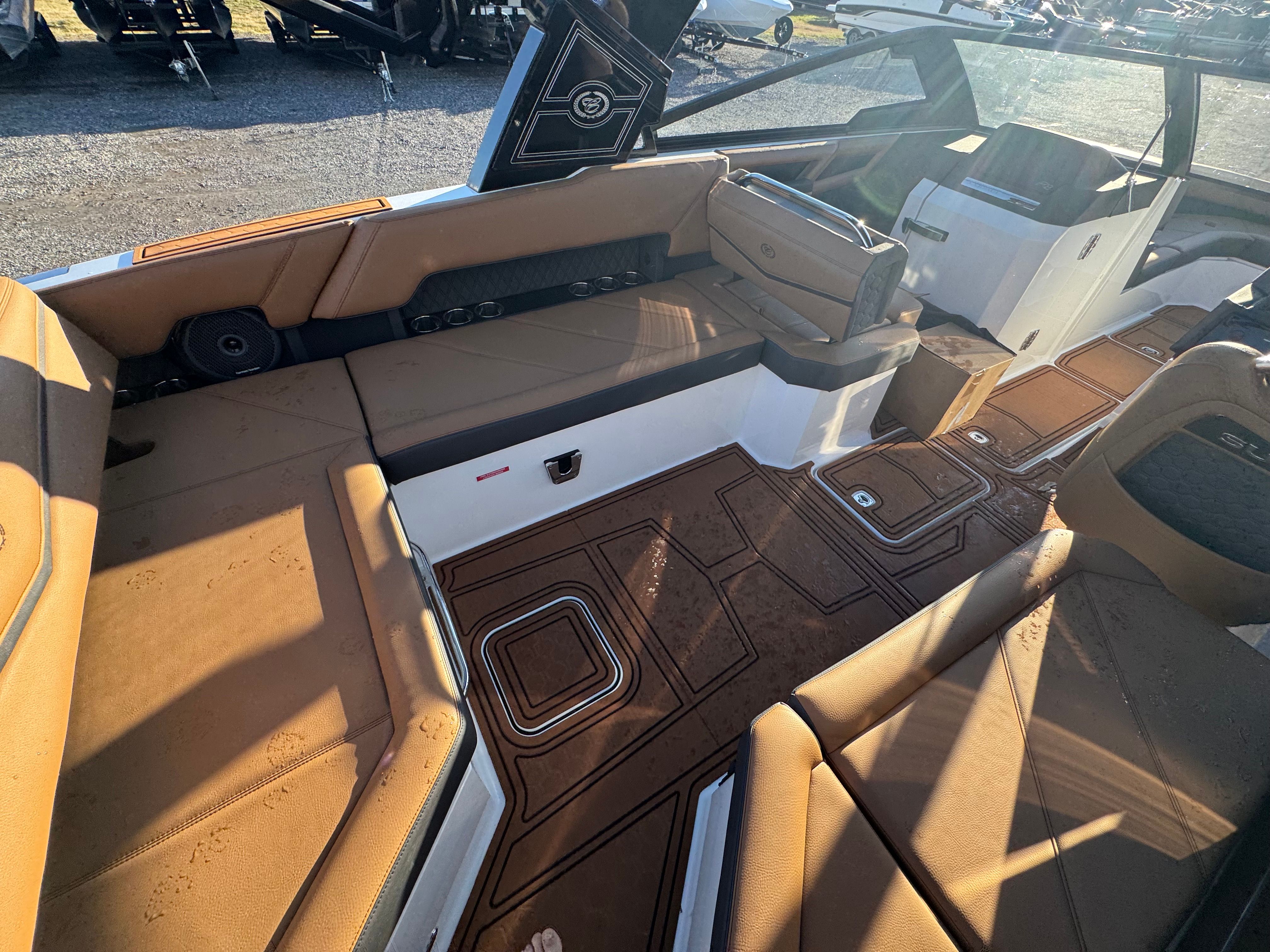 2026 Cobalt R8 Surf - 24