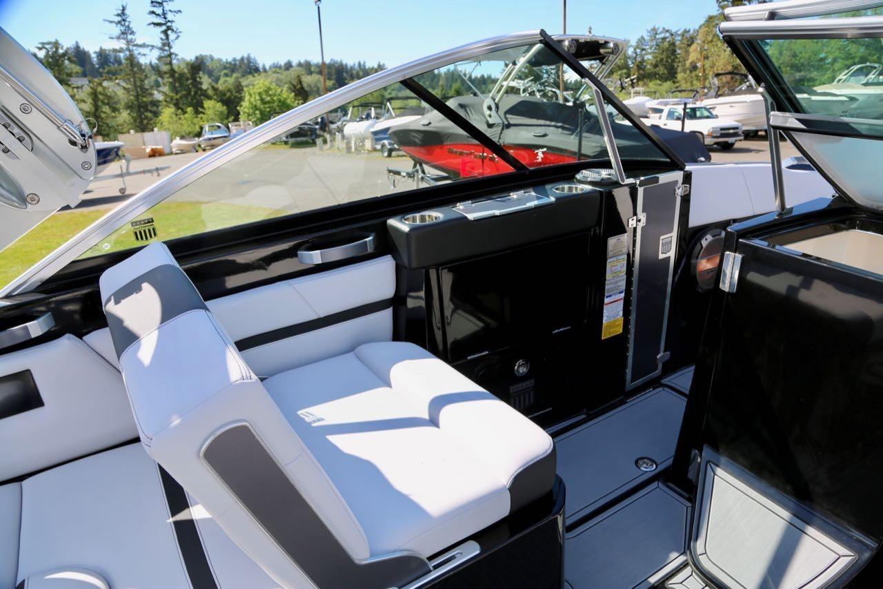 2020 MasterCraft X26 - 8