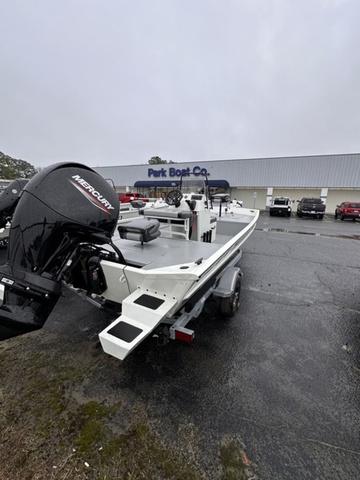 2024 Lund 2070 Predator CC - 8