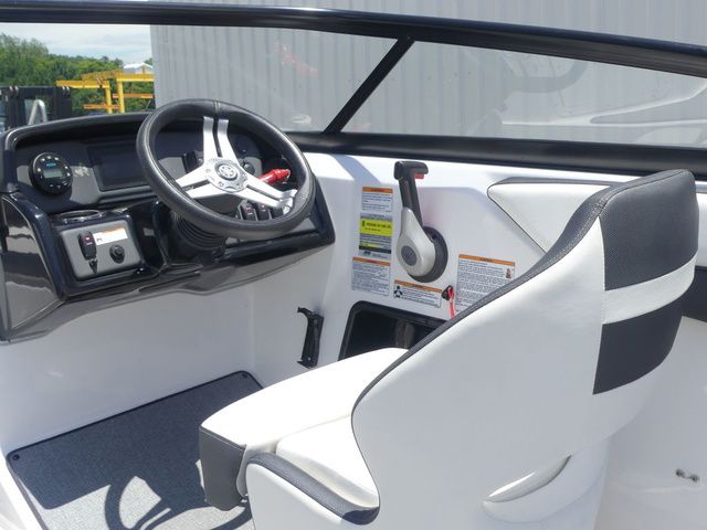 2020 Yamaha Boats SX195 - 41