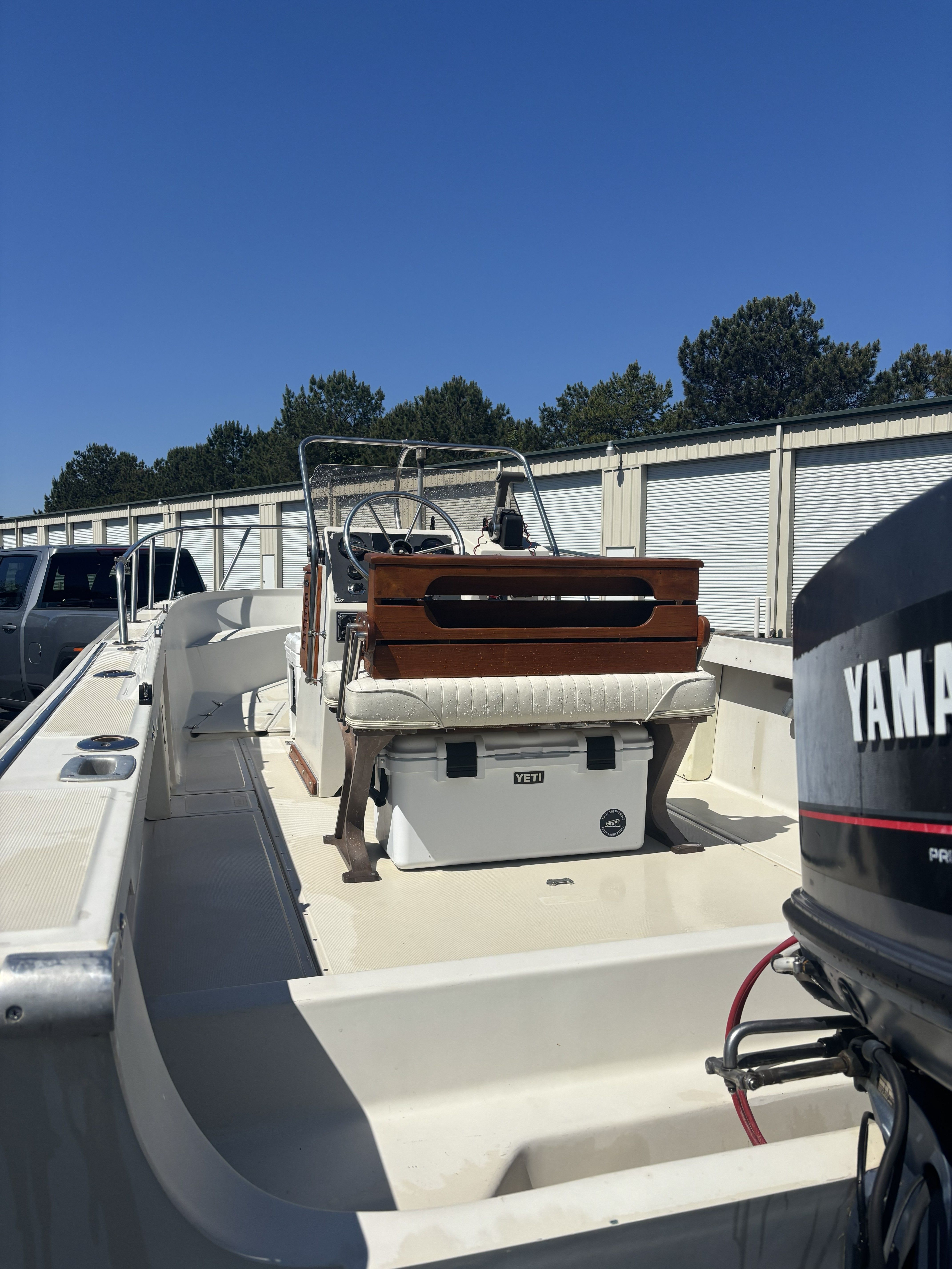 1987 Boston Whaler outrage v20 - 4