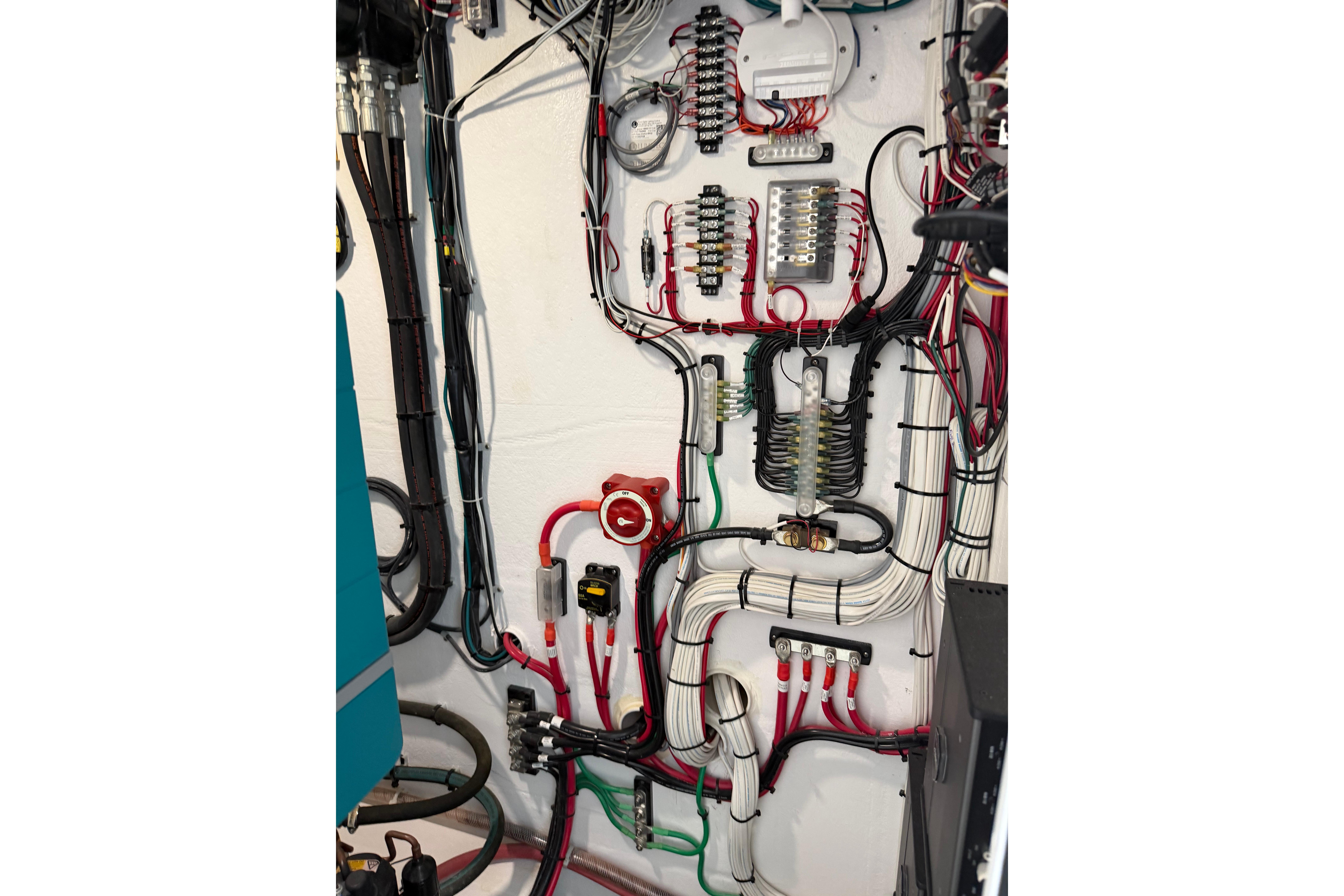 Electrical wiring system inside a 2018 H&H Marine Osmond Beal boat.