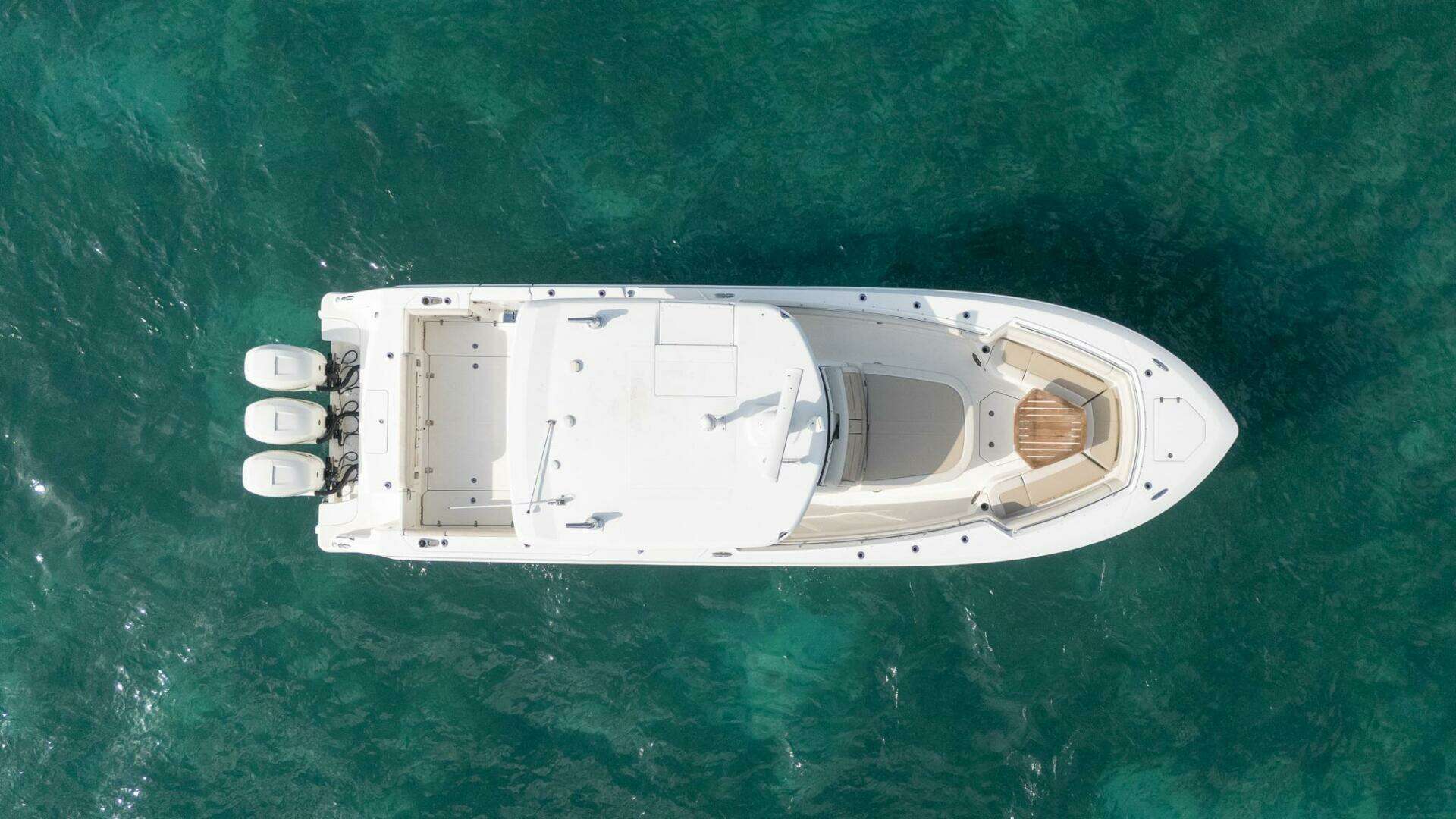 2020 Boston Whaler 380 Outrage Center Console - Image 6