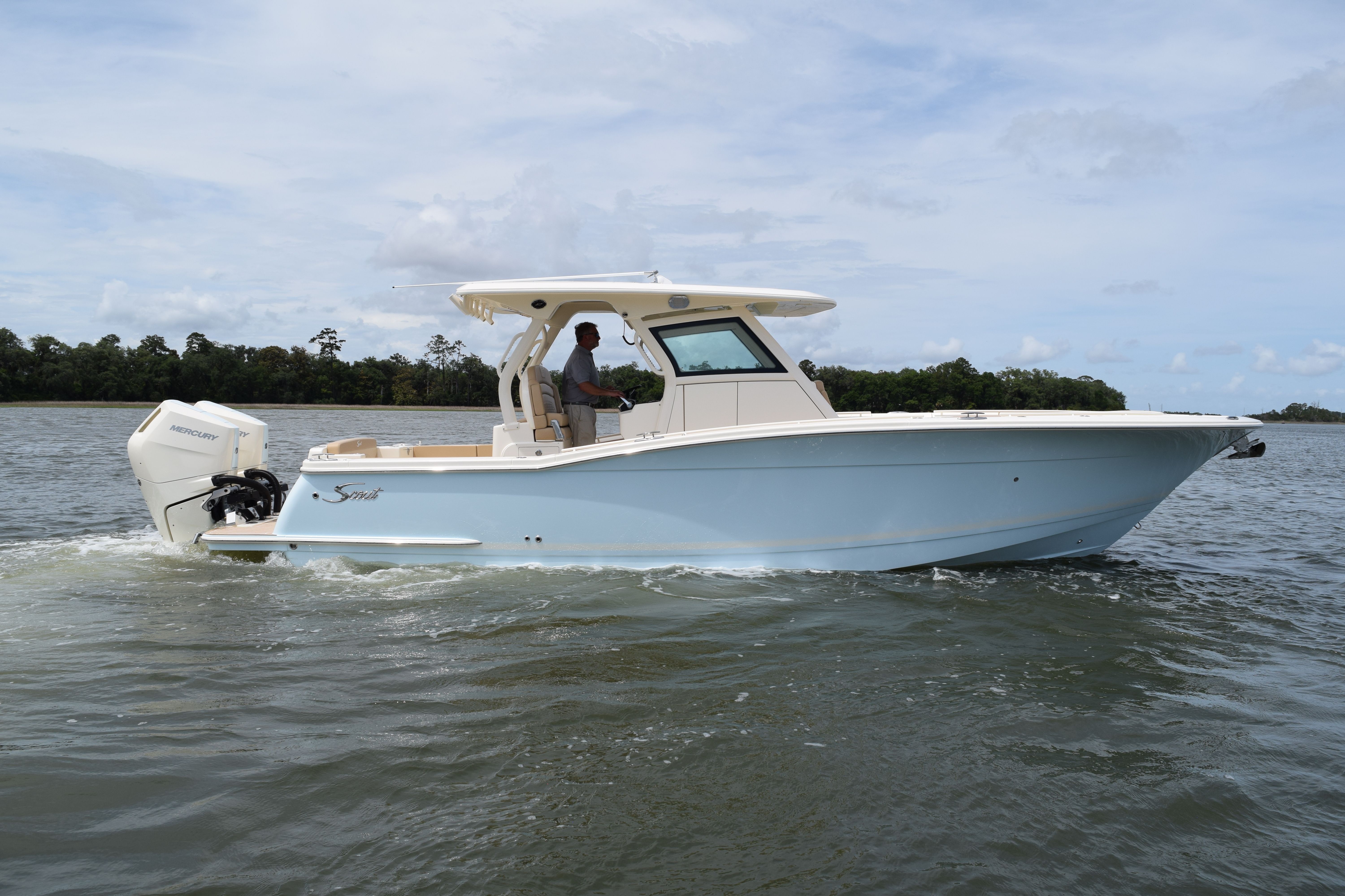 2026 Scout 330 LXF