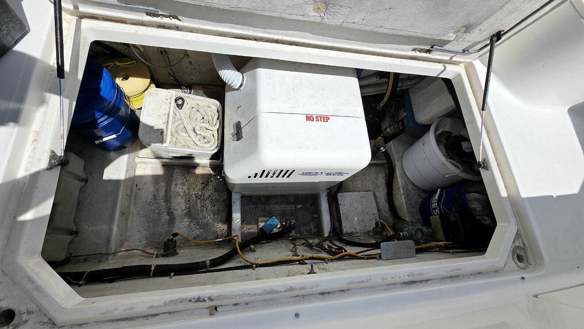 1999 Bayliner 4087 CPMY - Image 60