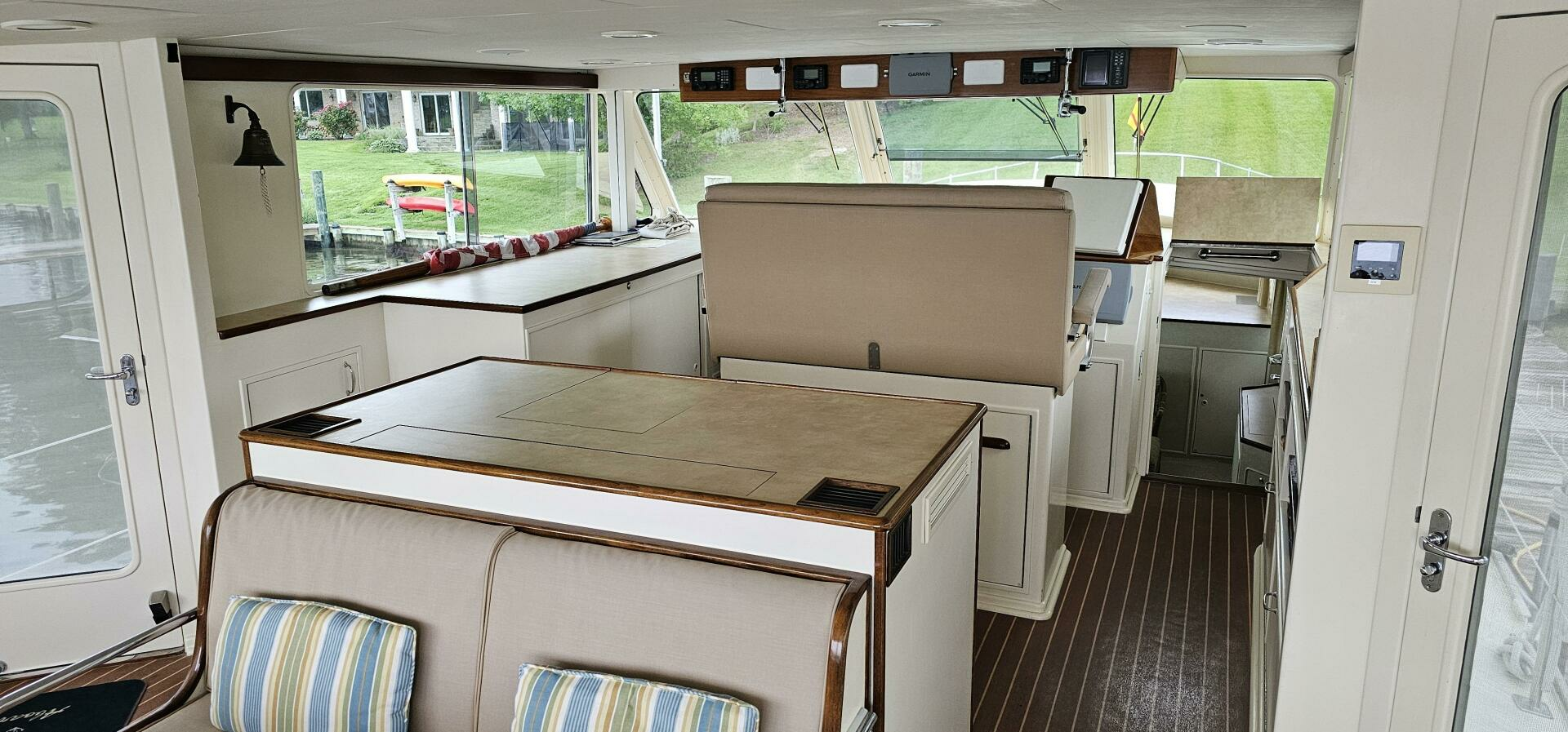 1969 Derecktor Hunt Motor Yacht - Image 7