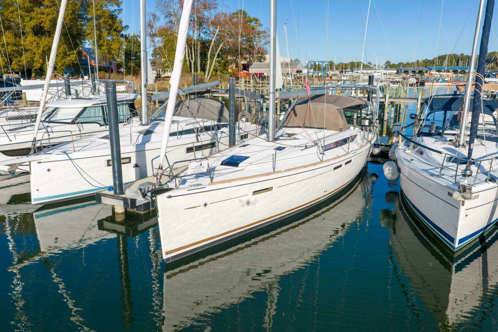 2016 Jeanneau 439 - Image 2