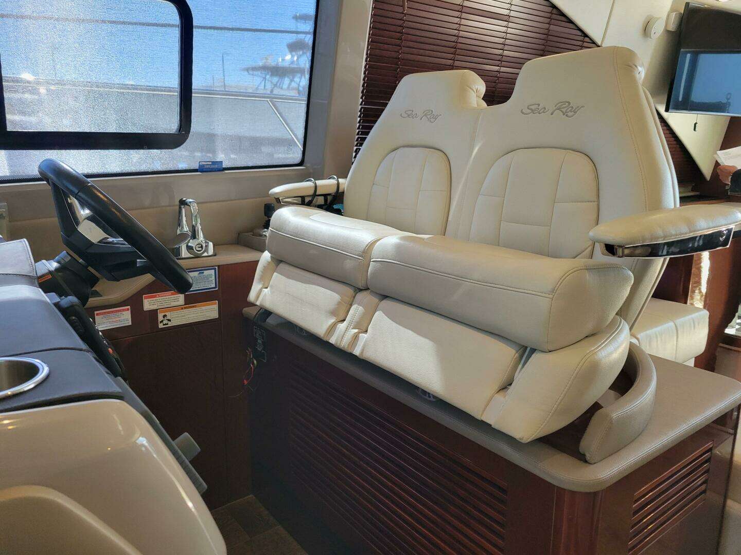 2017 Sea Ray Sundancer 460 - Image 8