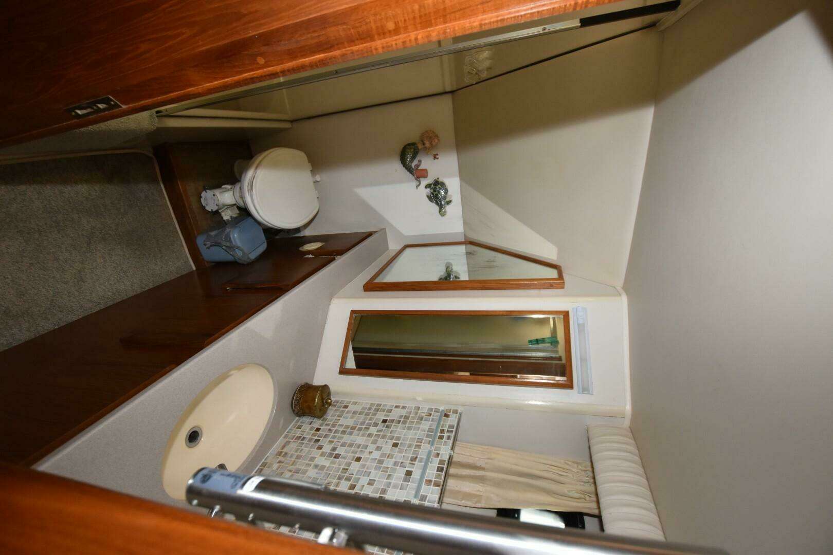 1990 Californian 45 Motoryacht - Image 19