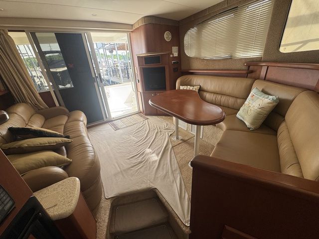 2005 Silverton 34 Convertible - 8