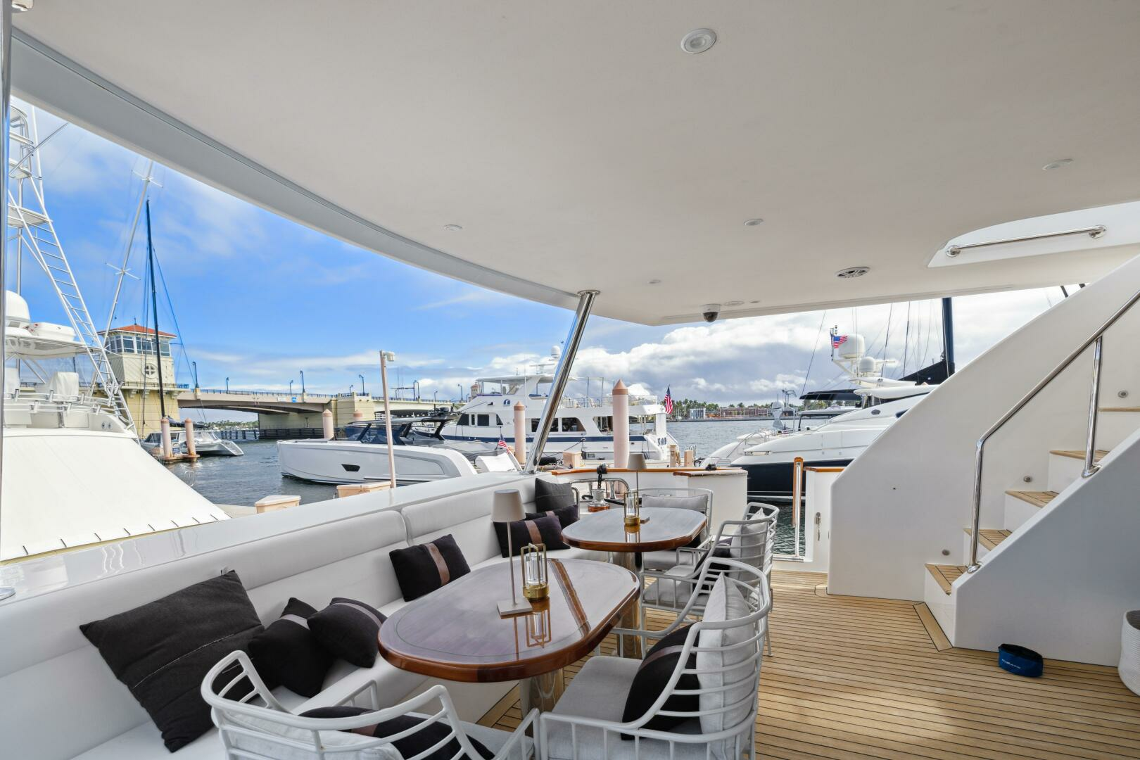 2010 Ocean Alexander 83 - Image 41