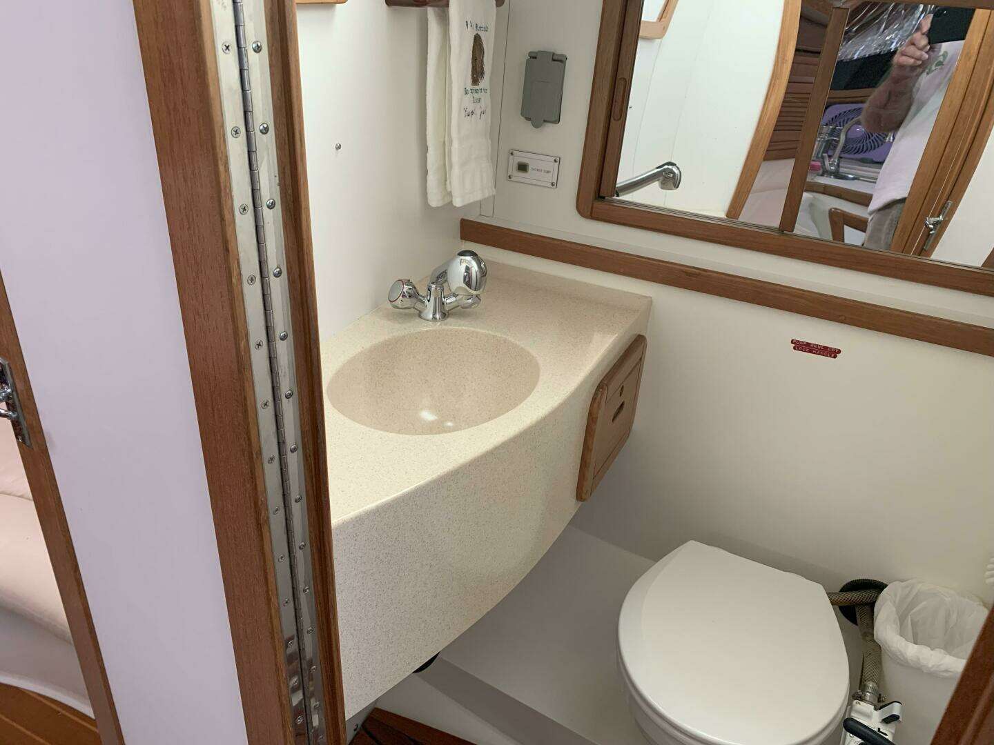 1995 Catalina 42 Mk II - Image 32