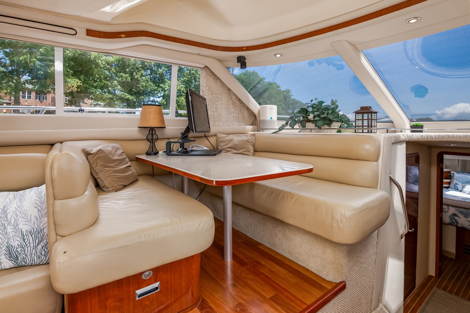 2004 Sea Ray 480 Sedan Bridge - Image 26