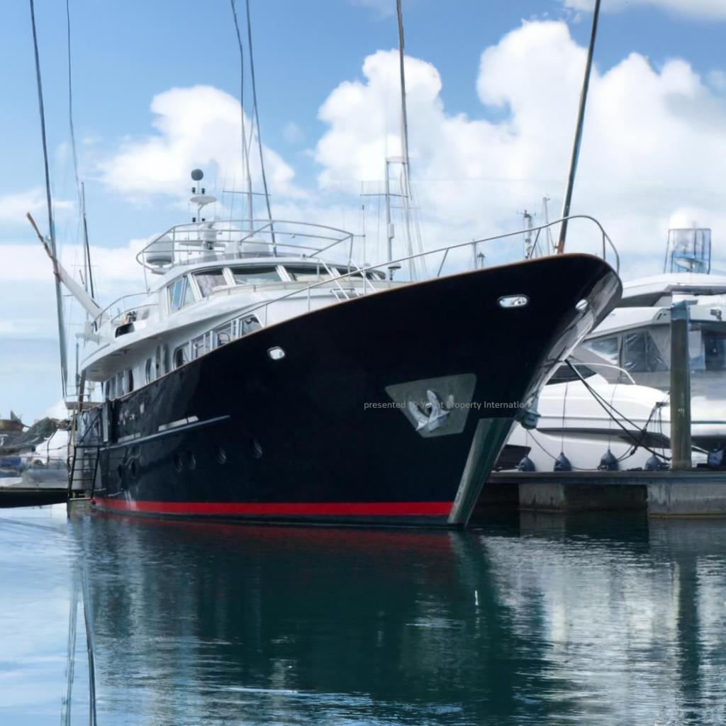 2015 Benetti 79 raised pilot house