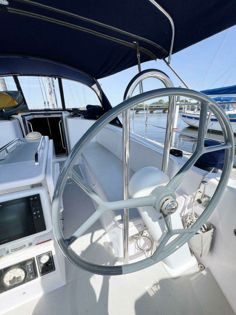 2019 Catalina 425 - Image 14