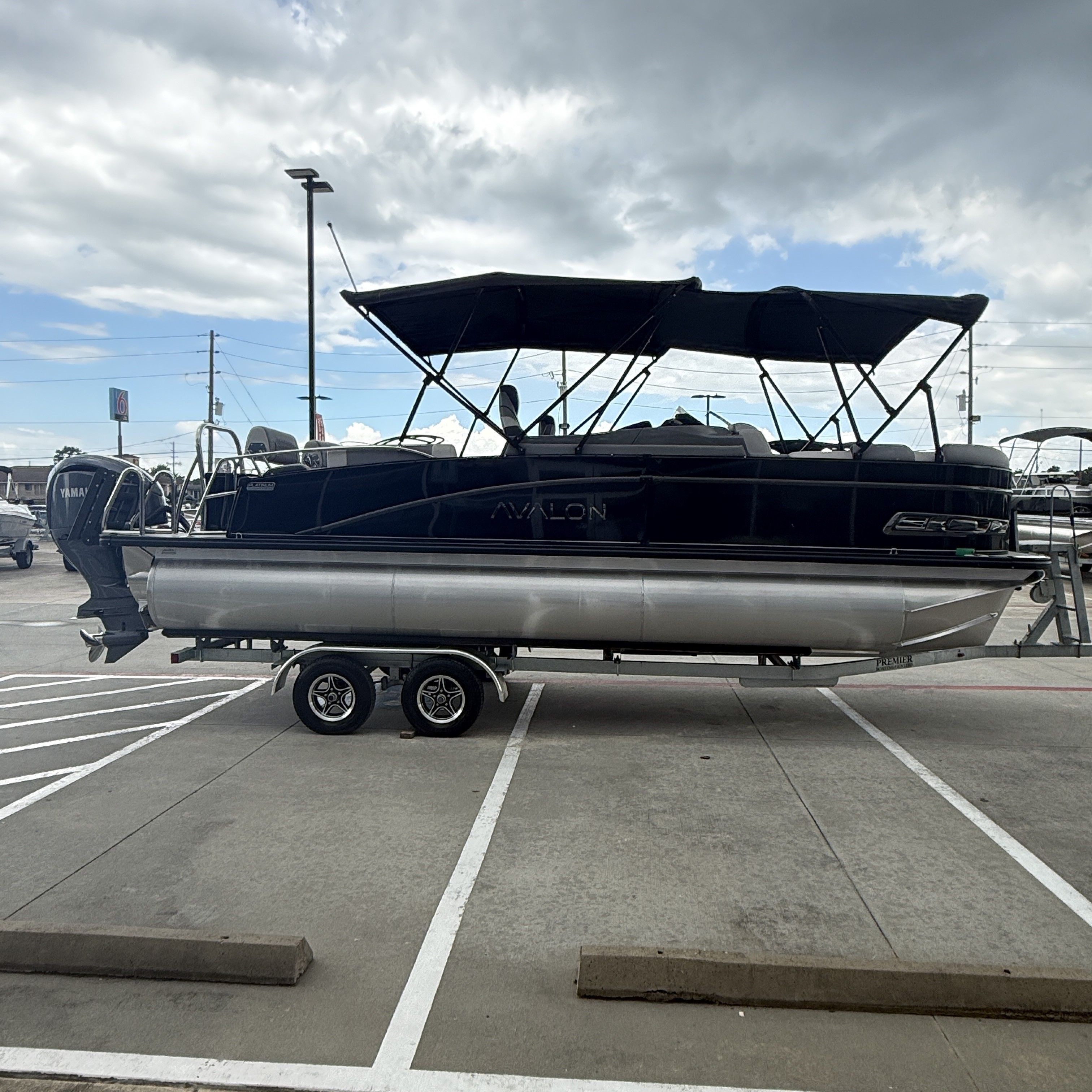 2026 Avalon Catalina Quad Lounge Shift - 23' - 7
