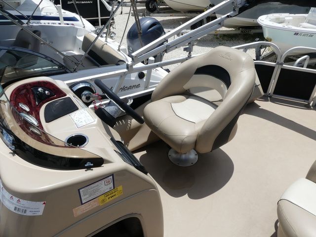 2013 Sun Tracker Fishin' Barge 22 DLX - 6