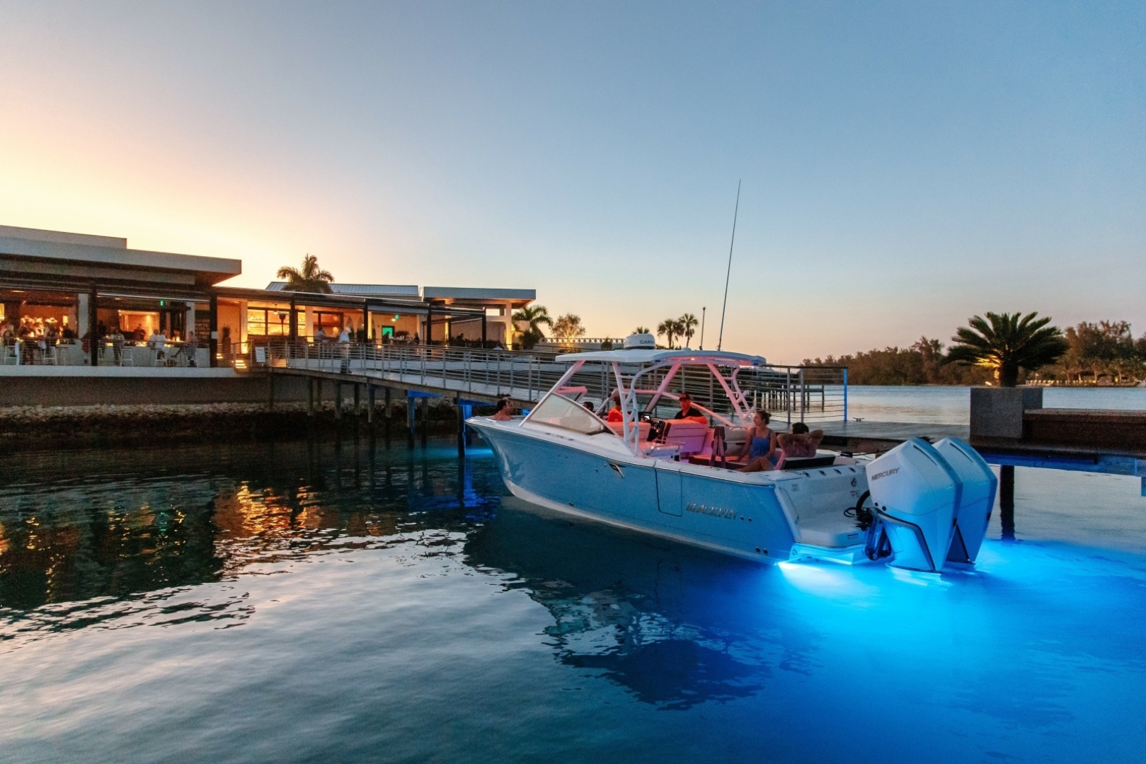 2027 Blackfin 302 DC - Image 8