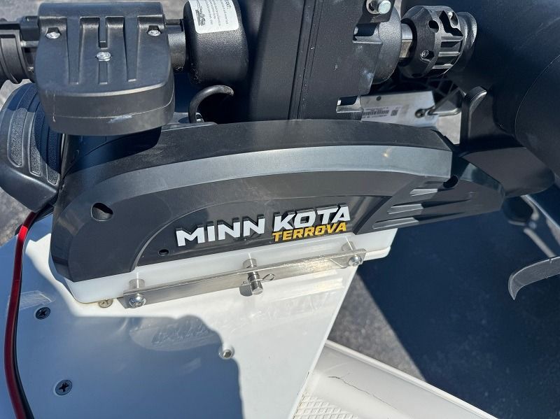 2023 Robalo R180 Center Console - 13
