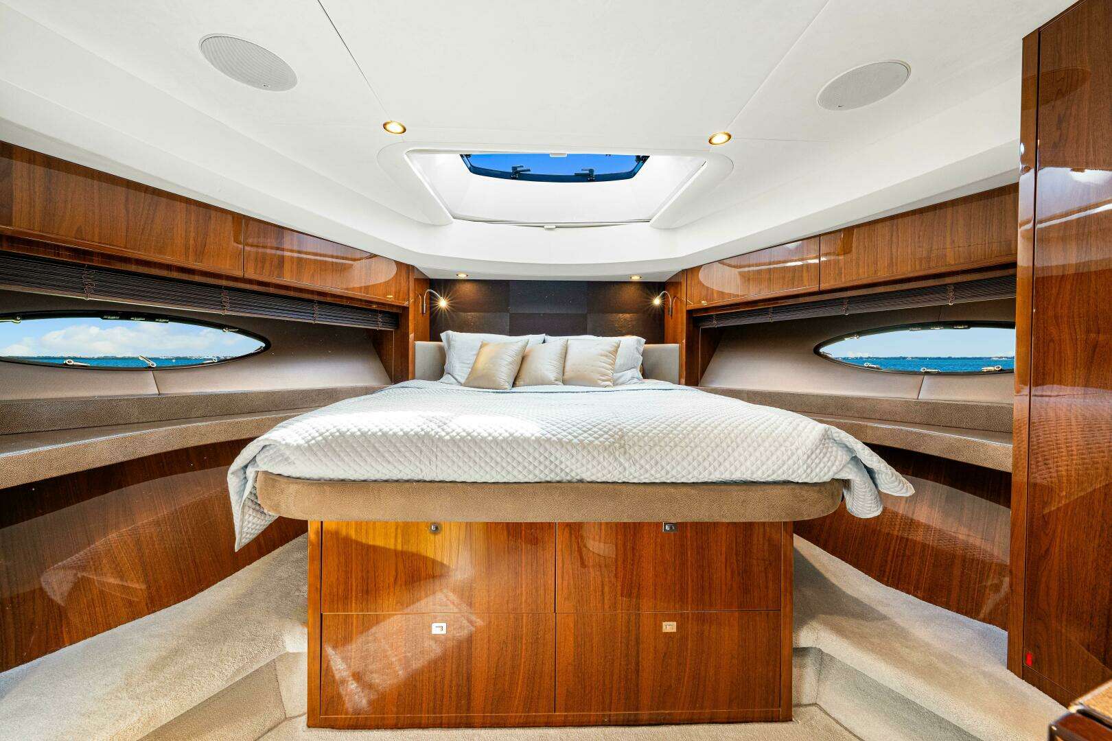 2014 Princess Y72 - Image 148