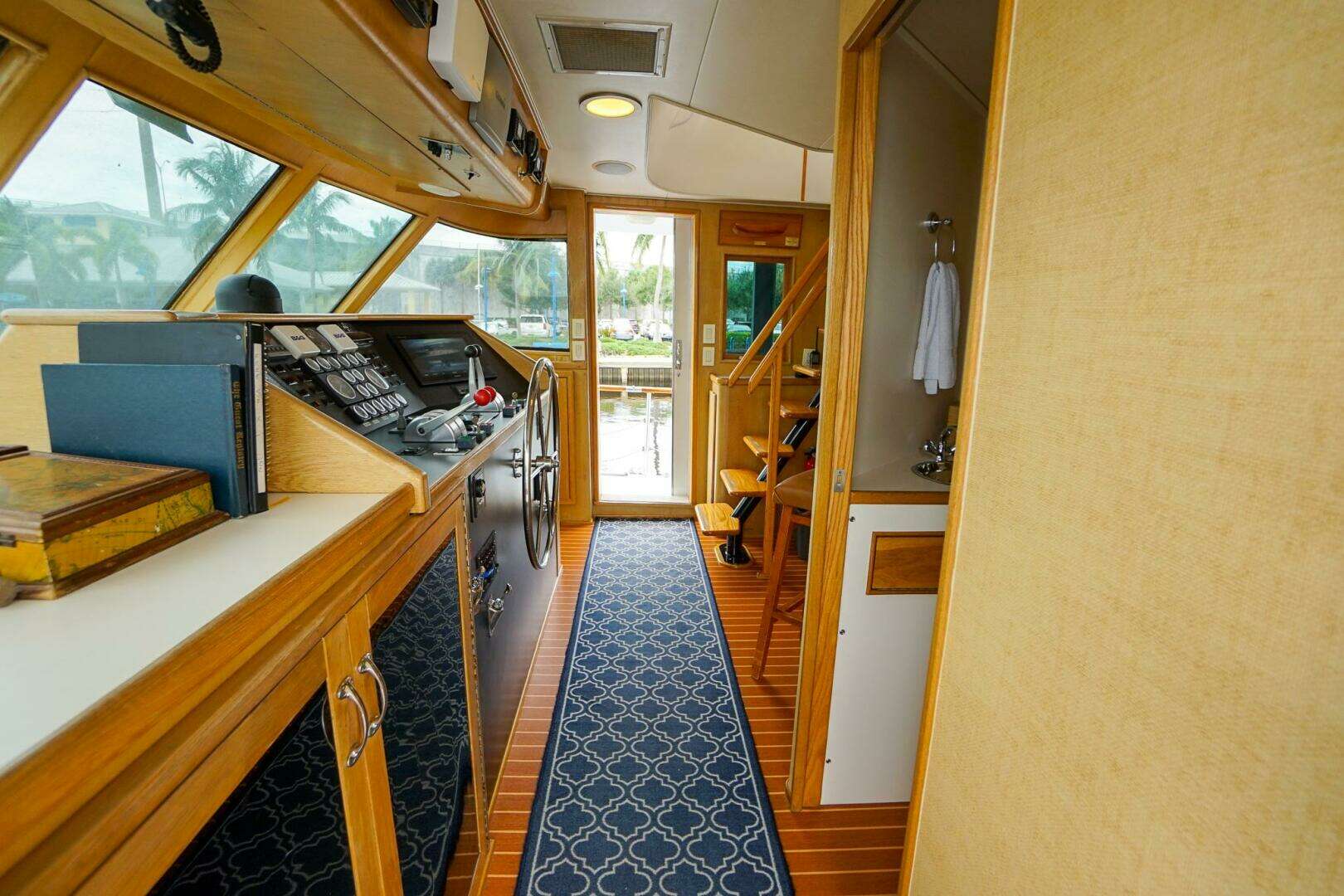 1989 Hatteras 80 Cockpit Motor Yacht - Image 36