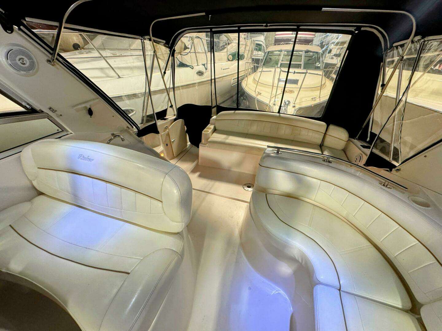 2002 Rinker 342 Fiesta Vee - Image 13