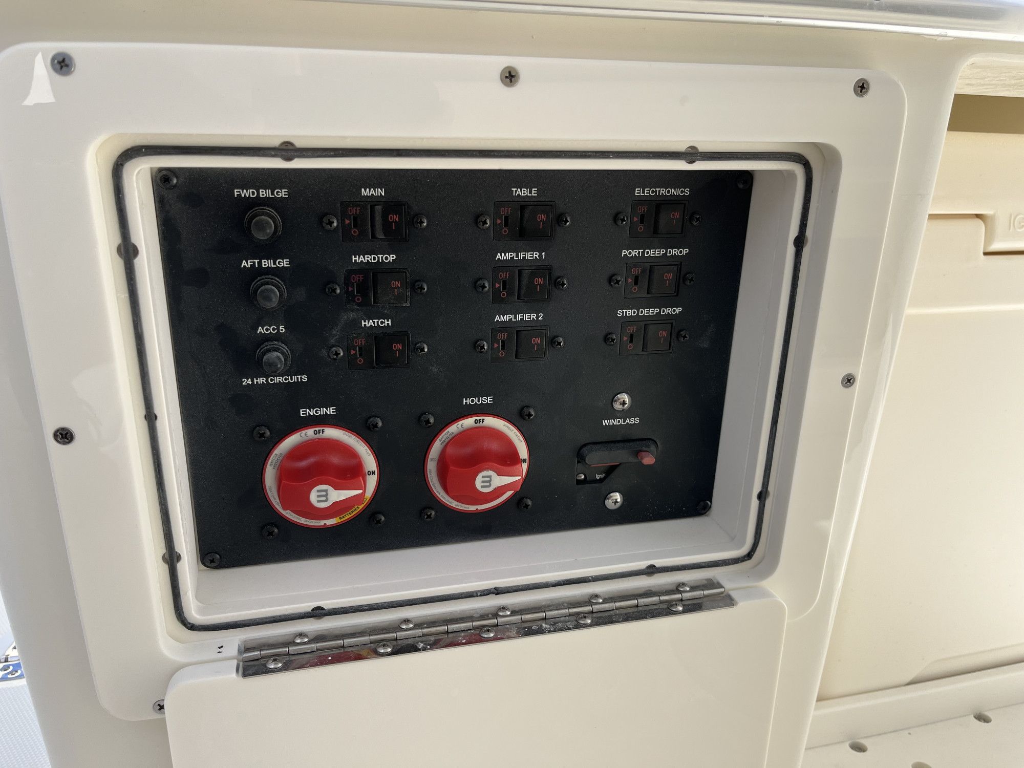 2026 Cobia 285 Open Center Console - 28