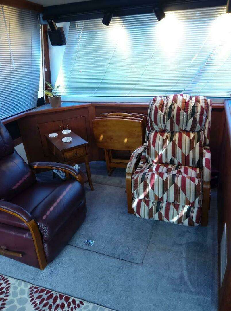 1991 Bayliner 4588 Pilothouse Motoryacht - Image 8