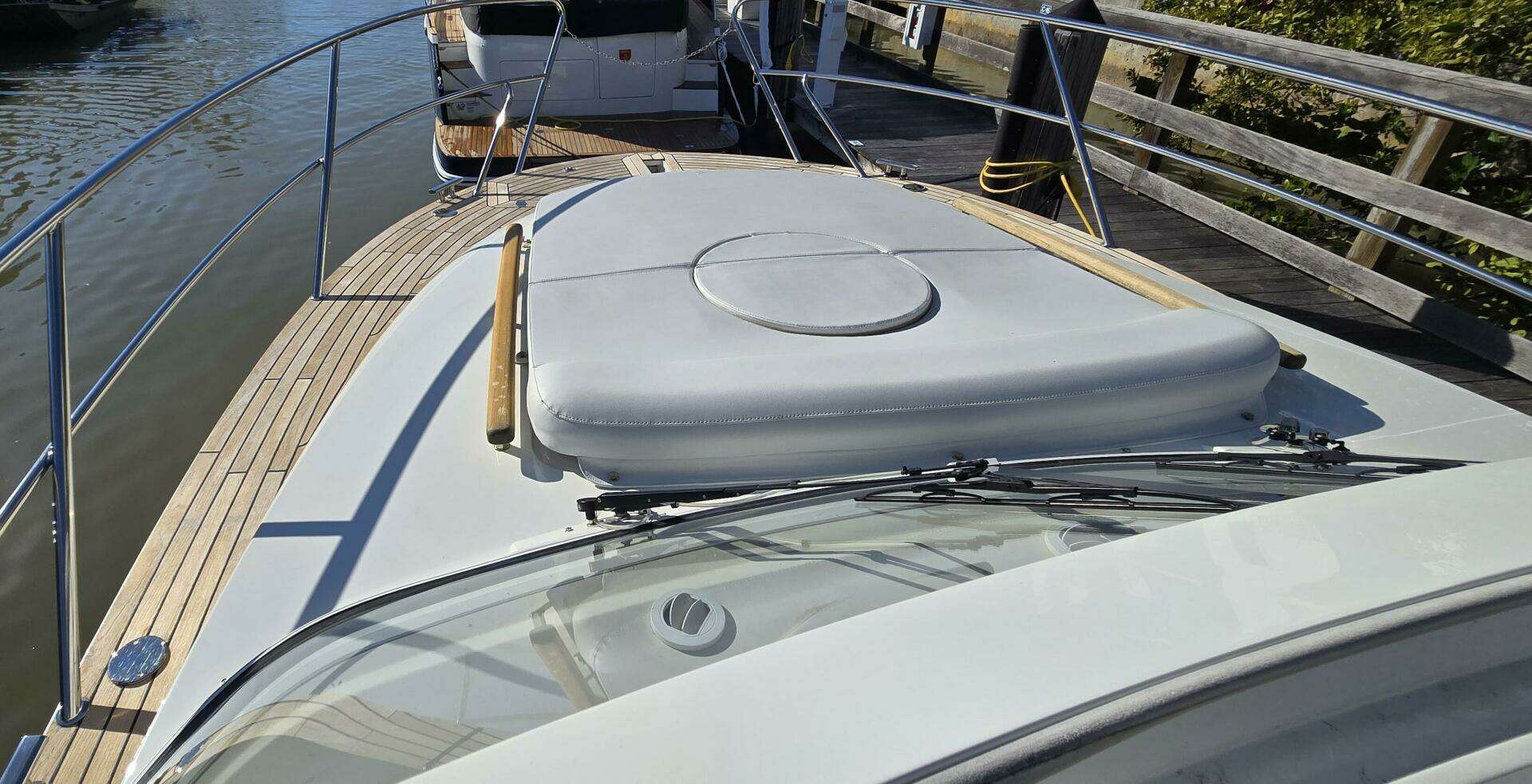 2025 Marex 310 Suncruiser - Image 24