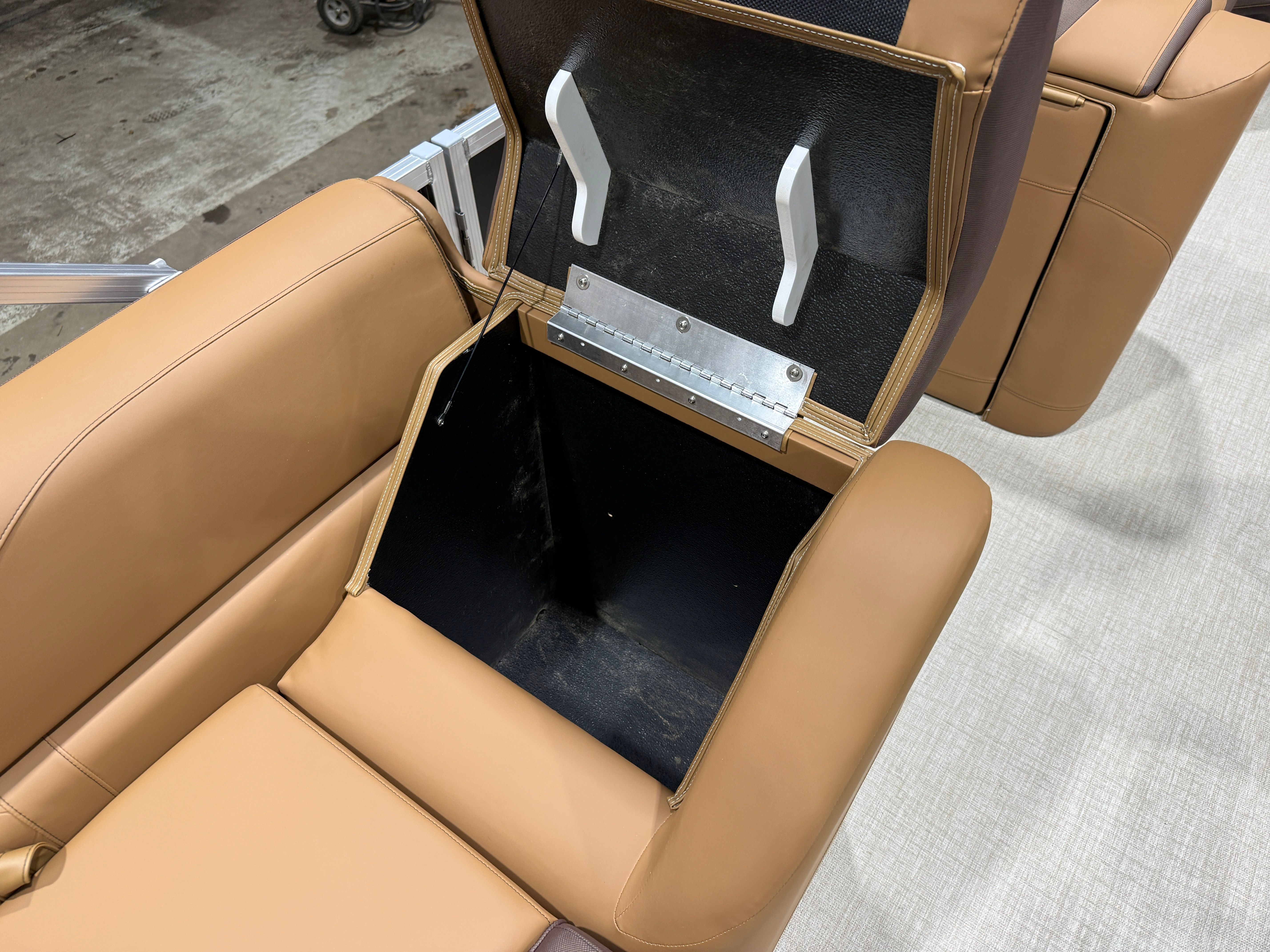2026 Tahoe LTZ 200HP CRB 2385 Cruise Rear Bench Tritoon - 27