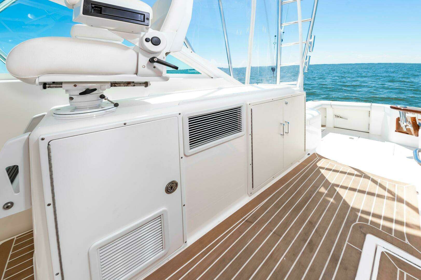 2008 Cabo 40 Express - Image 26