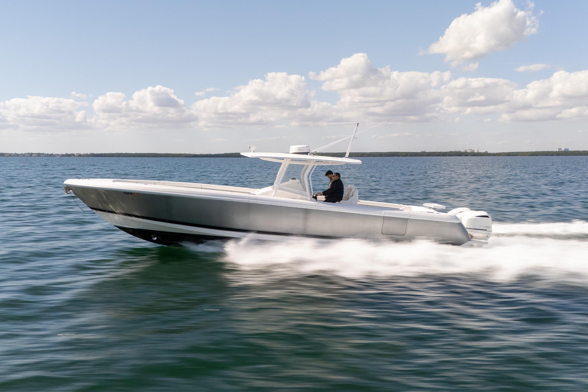 2015 Intrepid 400 Center Console