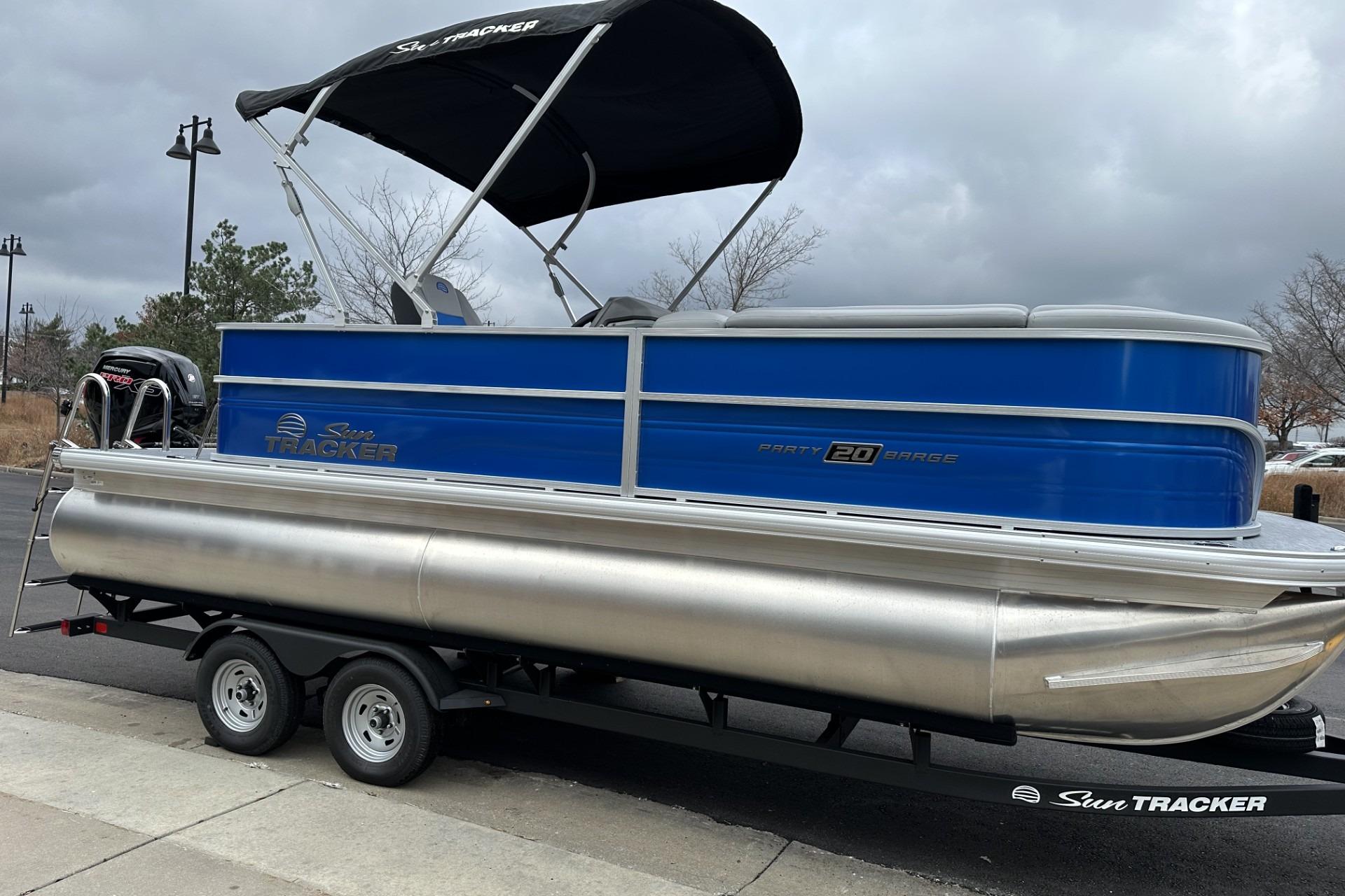 2026 Sun Tracker Party Barge 20 DLX