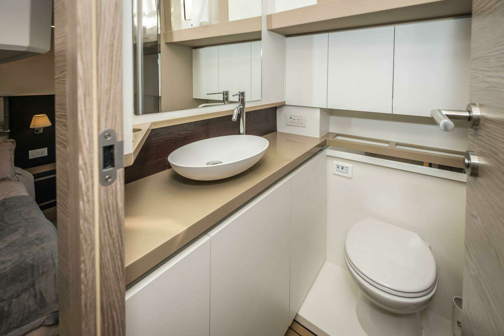 2024 Greenline 45 Coupe HYBRID - Image 15