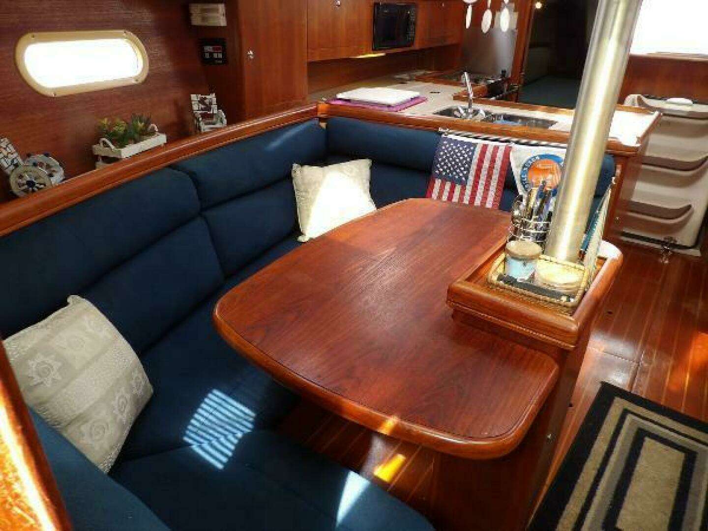 2002 Hunter 356 - Image 26